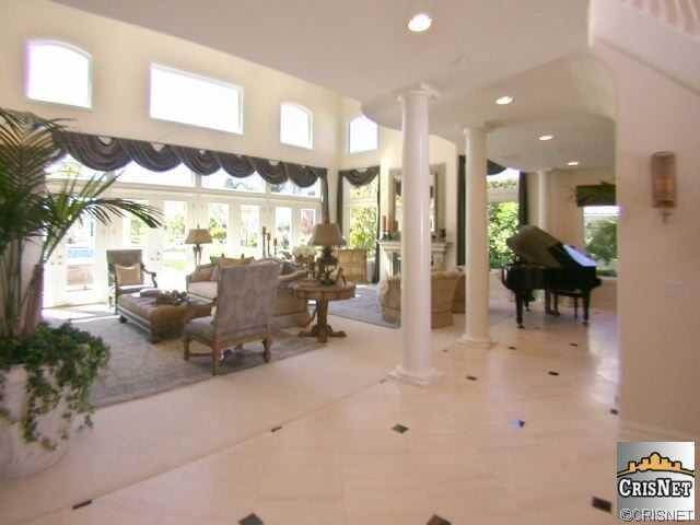 3751 Winford Dr., Tarzana, CA 91356